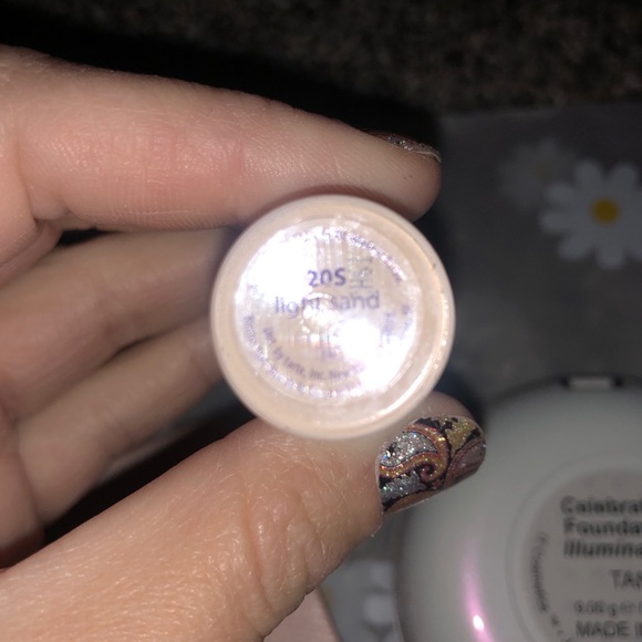 Makeup bundle - Picture 8 of 11